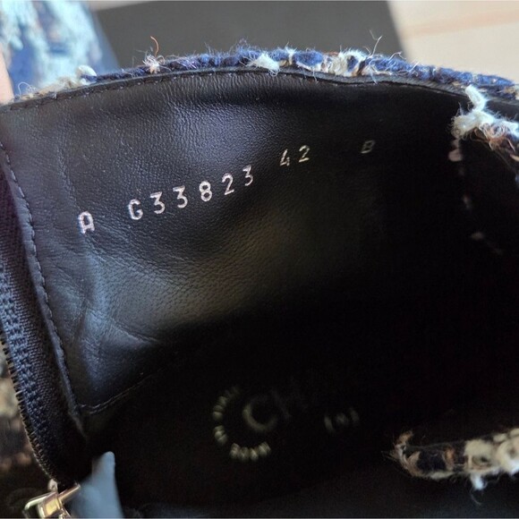 Chanel Tweed Calfskin Pearl Combat Short Ankle Boots Chunky Heel Size 42 - Picture 9 of 16